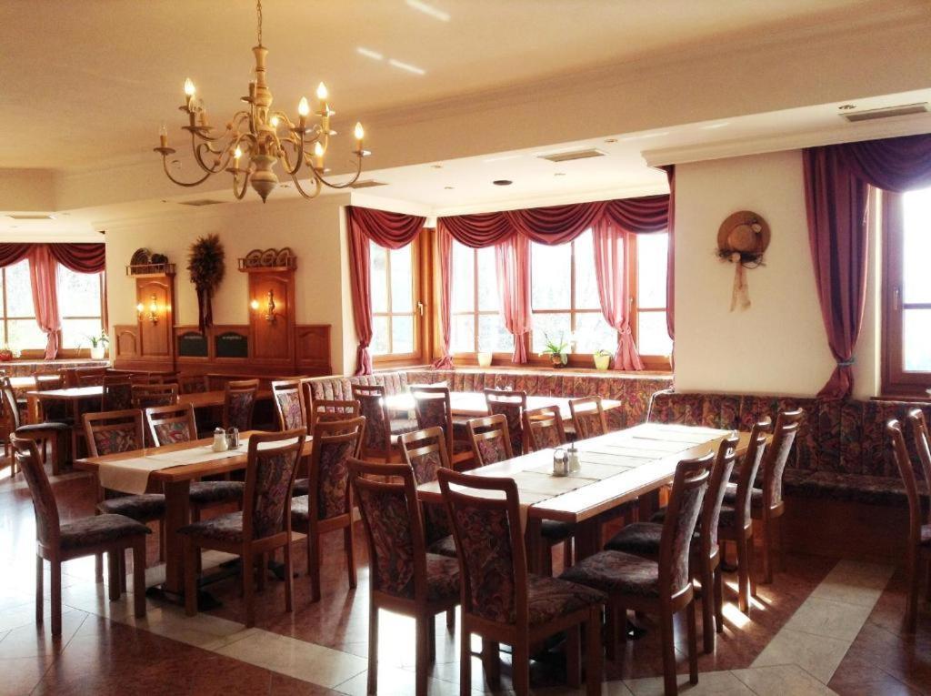 Landhotel Oberwengerhof ชปิทัล อัม เพิร์ม ภายนอก รูปภาพ